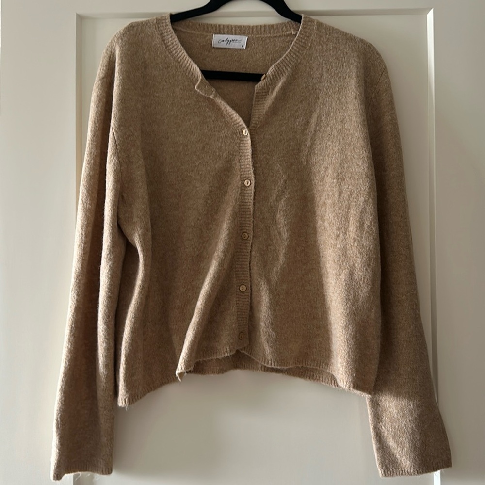 CJLA cardigan size S can fit a M